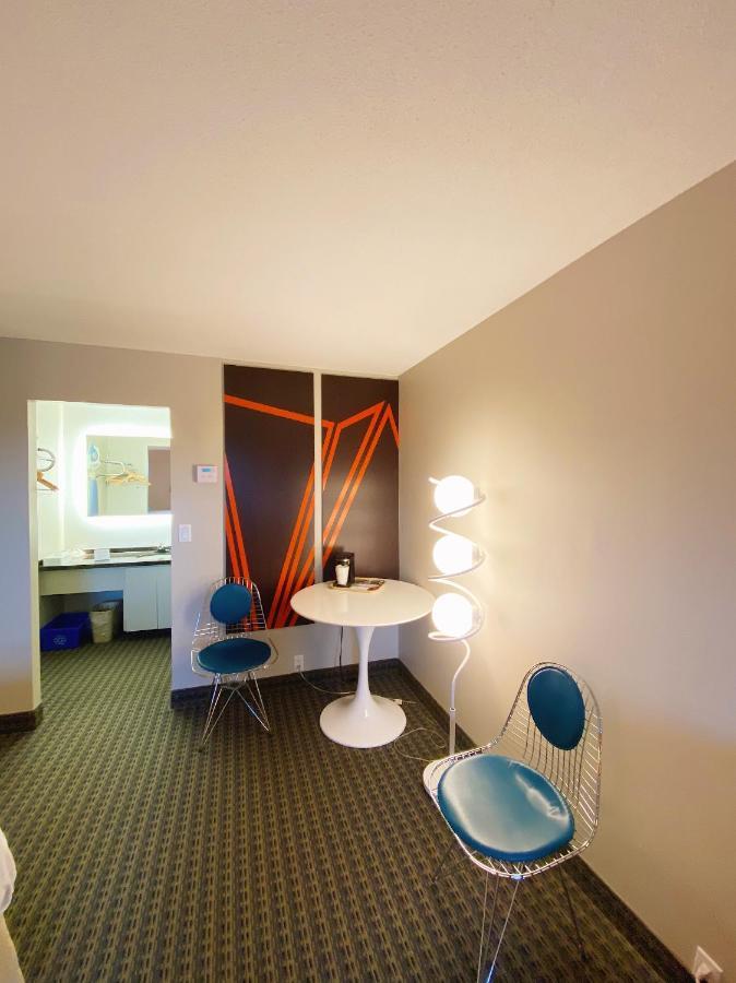Howard Johnson By Wyndham Gravenhurst Exterior foto